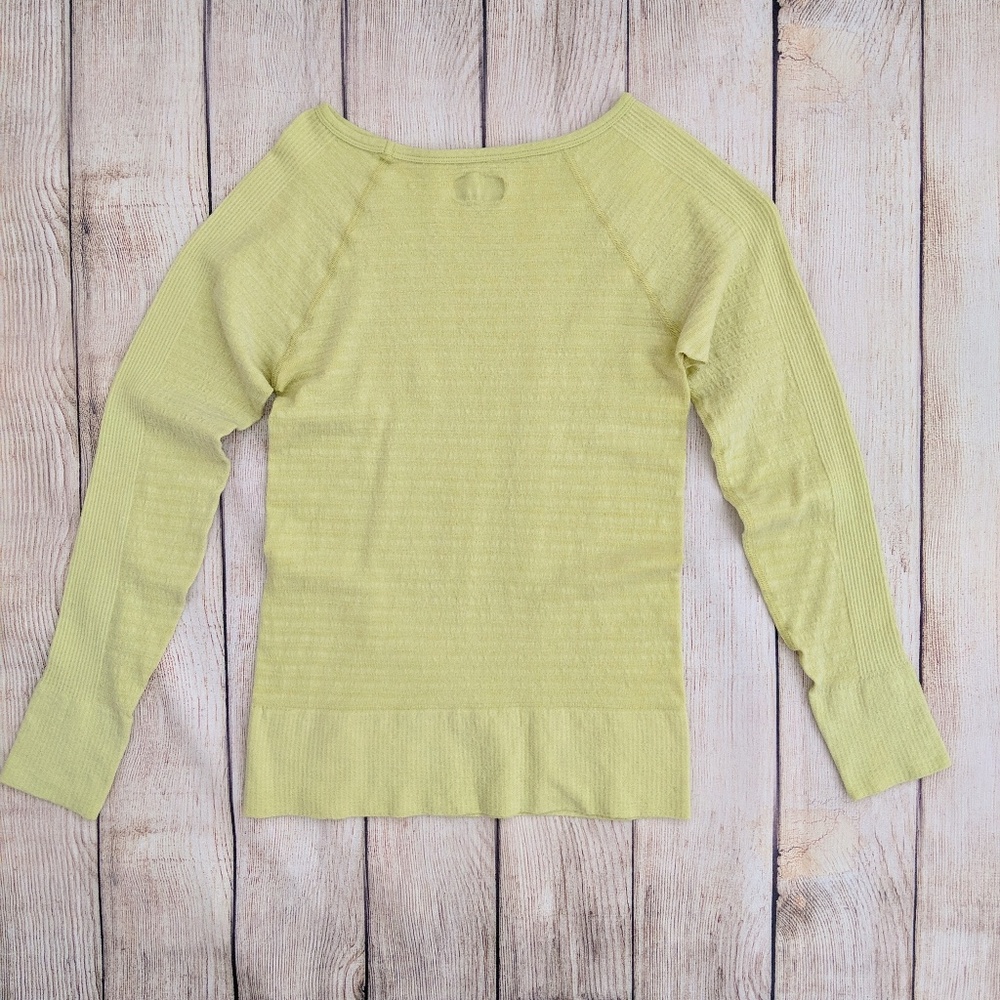 Athleta SMALL Woodridge Moss Green long shirt - Picture 6 of 8